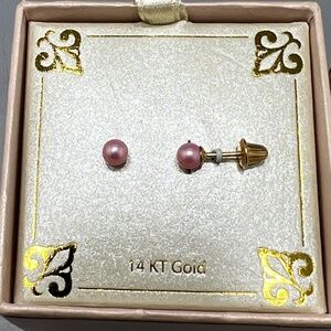 14k Solid Gold & Pink Pearl Small Stud Earrings. NWOT